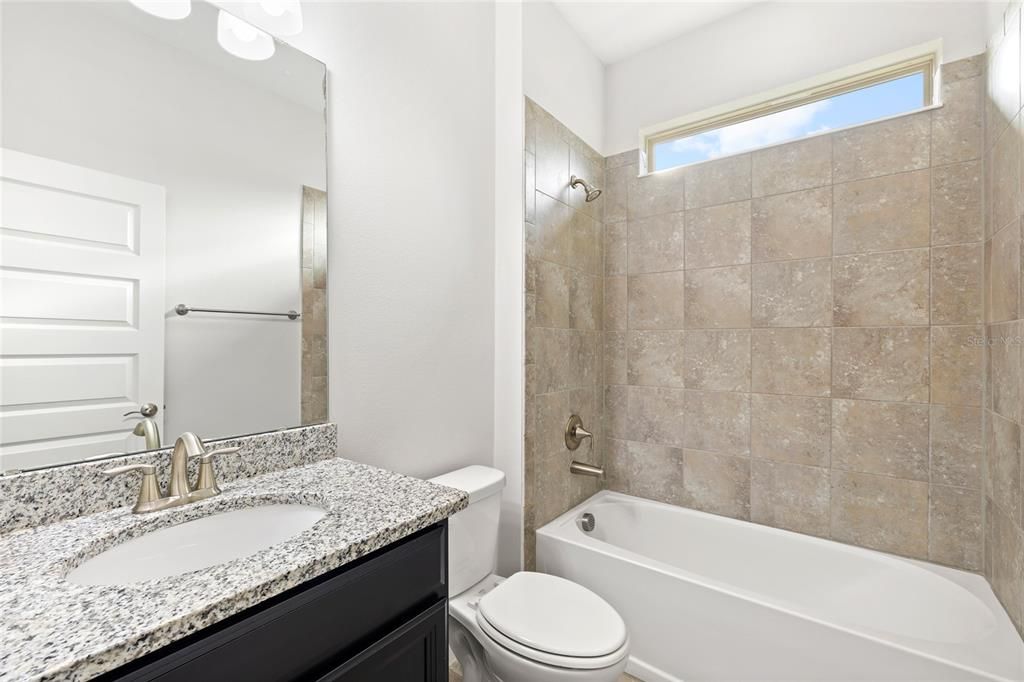 For Sale: $579,900 (3 beds, 3 baths, 2200 Square Feet)