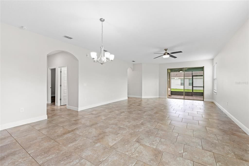 For Sale: $579,900 (3 beds, 3 baths, 2200 Square Feet)
