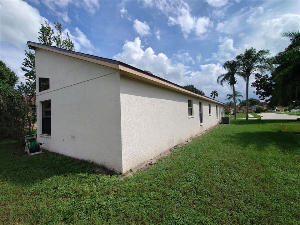 For Sale: $199,000 (3 beds, 2 baths, 2005 Square Feet)