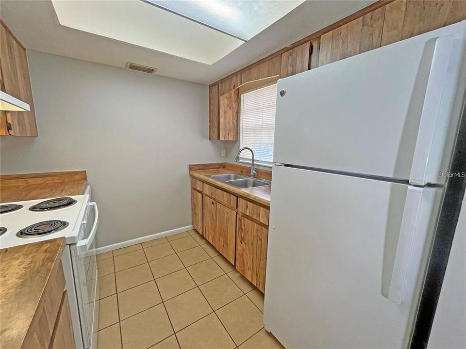 For Rent: $1,485 (2 beds, 1 baths, 794 Square Feet)