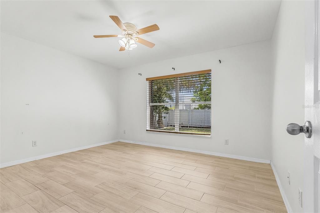 En Venta: $435,000 (3 camas, 2 baños, 2556 Pies cuadrados)