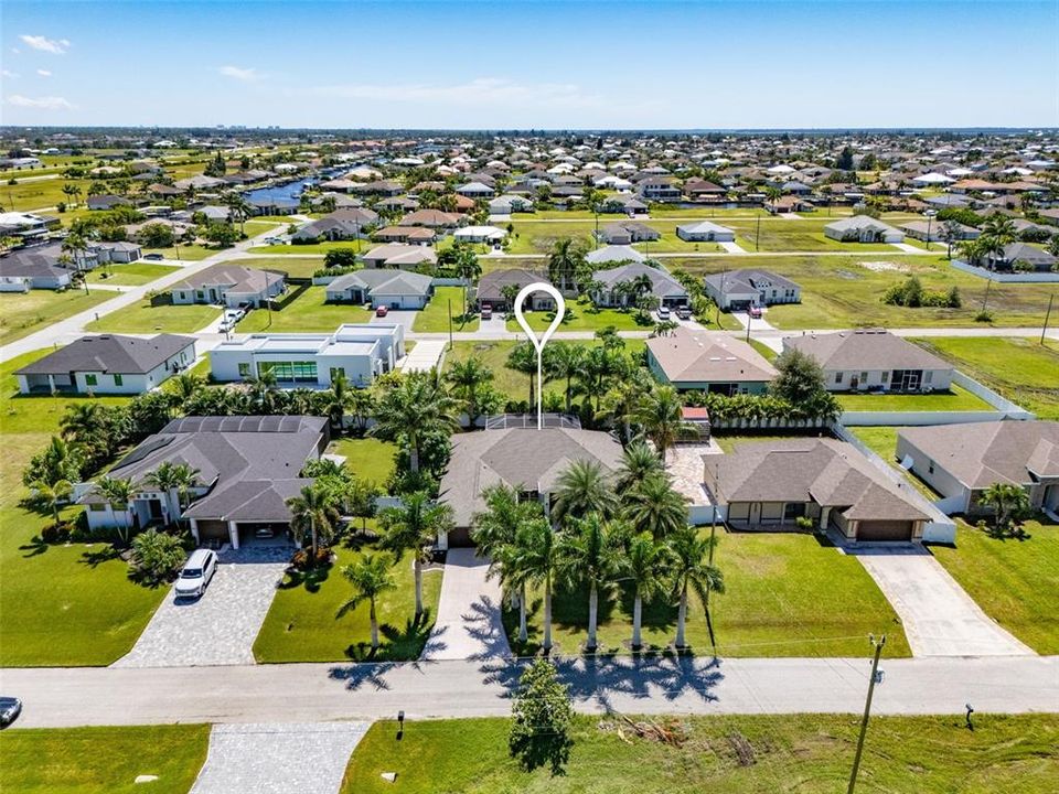 En Venta: $435,000 (3 camas, 2 baños, 2556 Pies cuadrados)