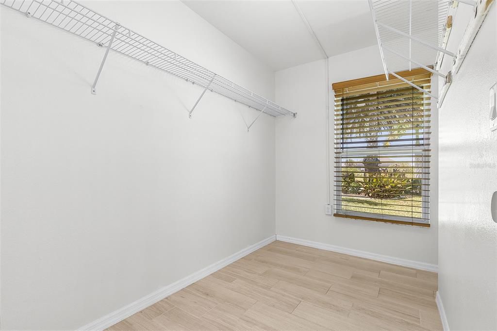 En Venta: $435,000 (3 camas, 2 baños, 2556 Pies cuadrados)