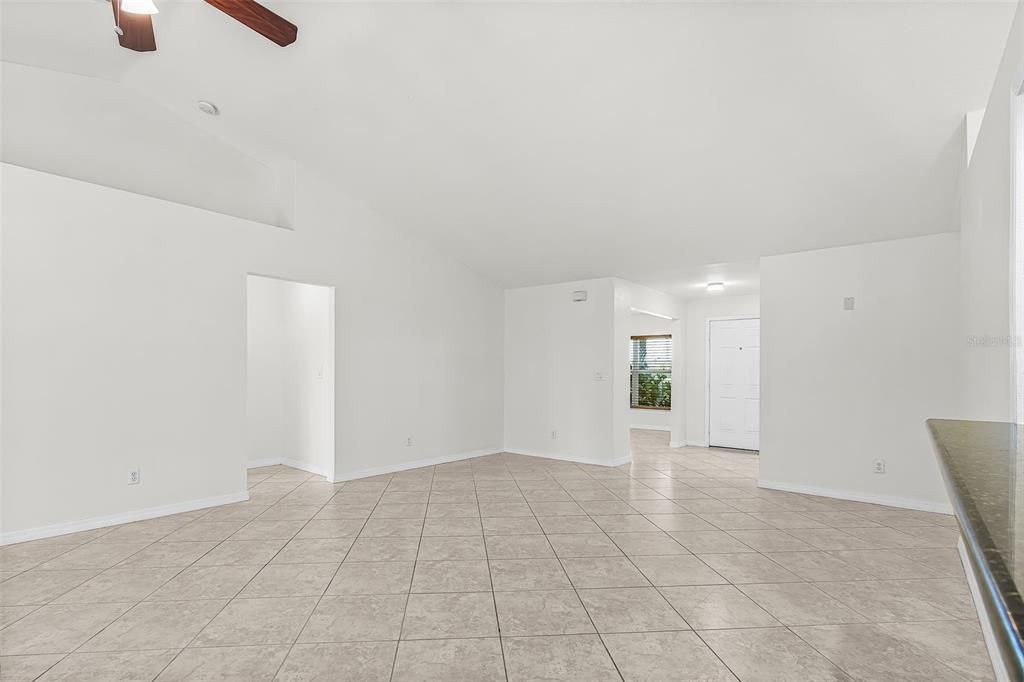 En Venta: $435,000 (3 camas, 2 baños, 2556 Pies cuadrados)