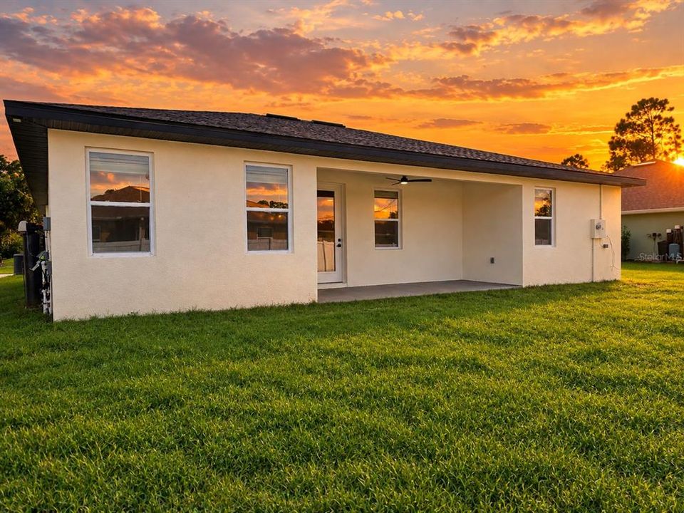 На продажу: $355,000 (4 спален, 2 ванн, 1954 Квадратных фут)