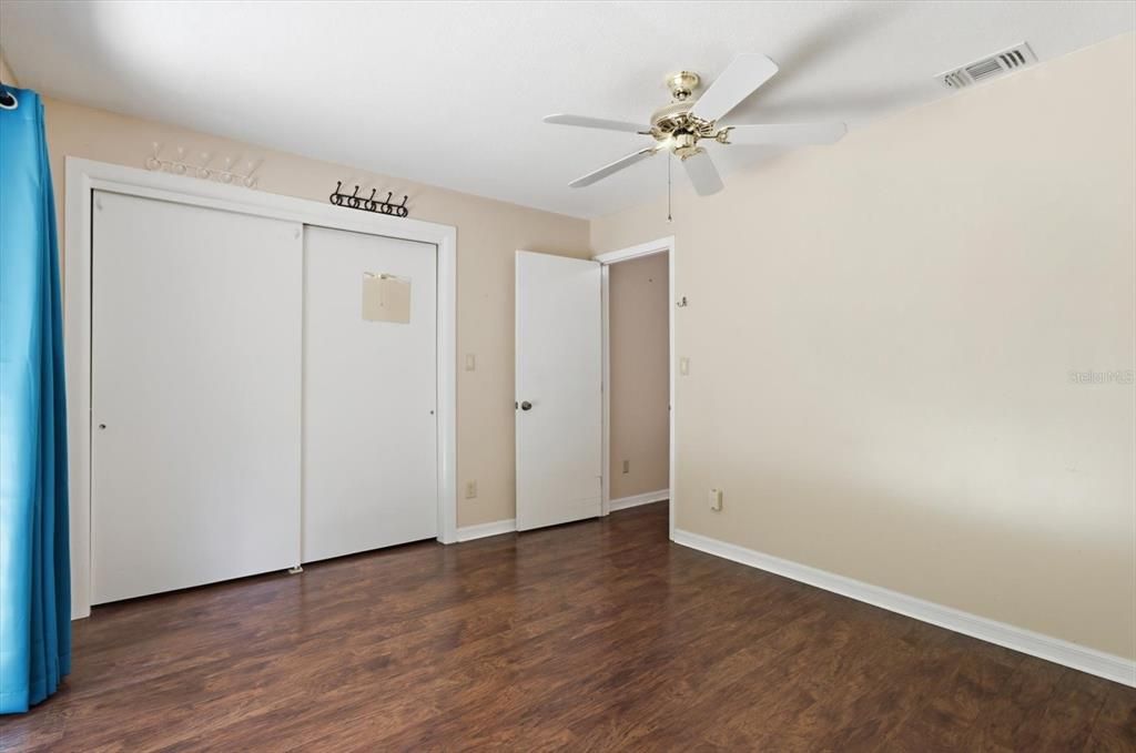 For Sale: $237,500 (3 beds, 2 baths, 1716 Square Feet)