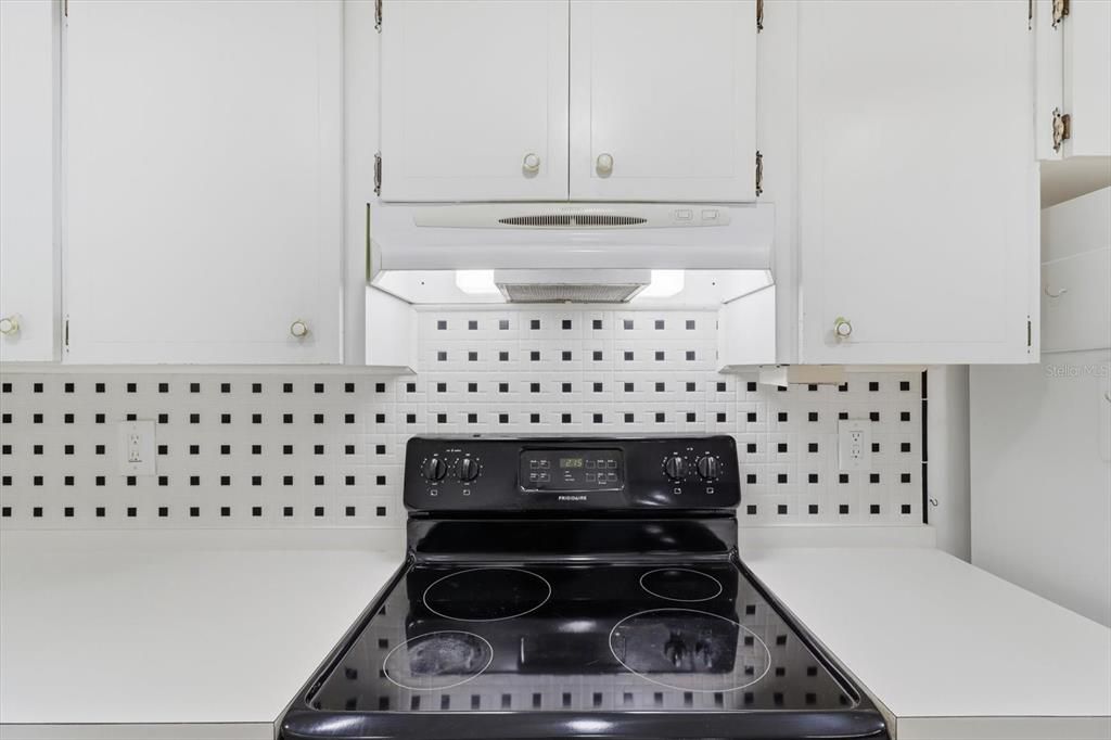 For Sale: $237,500 (3 beds, 2 baths, 1716 Square Feet)