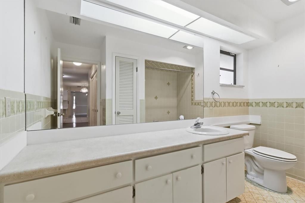For Sale: $237,500 (3 beds, 2 baths, 1716 Square Feet)