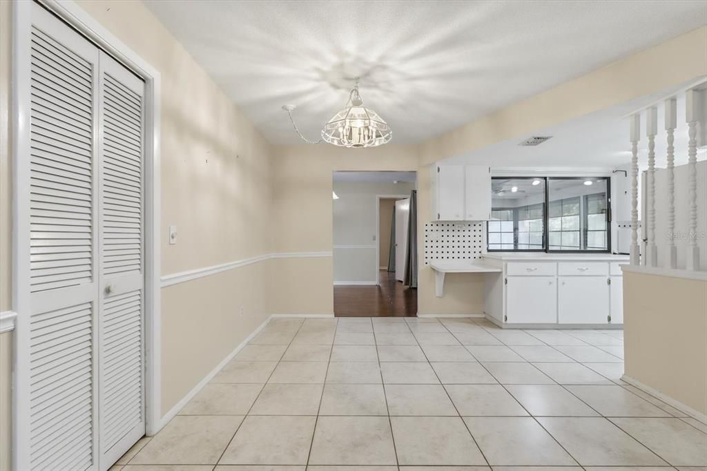 For Sale: $237,500 (3 beds, 2 baths, 1716 Square Feet)