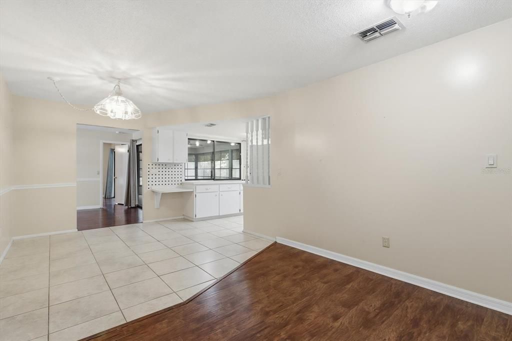 For Sale: $237,500 (3 beds, 2 baths, 1716 Square Feet)