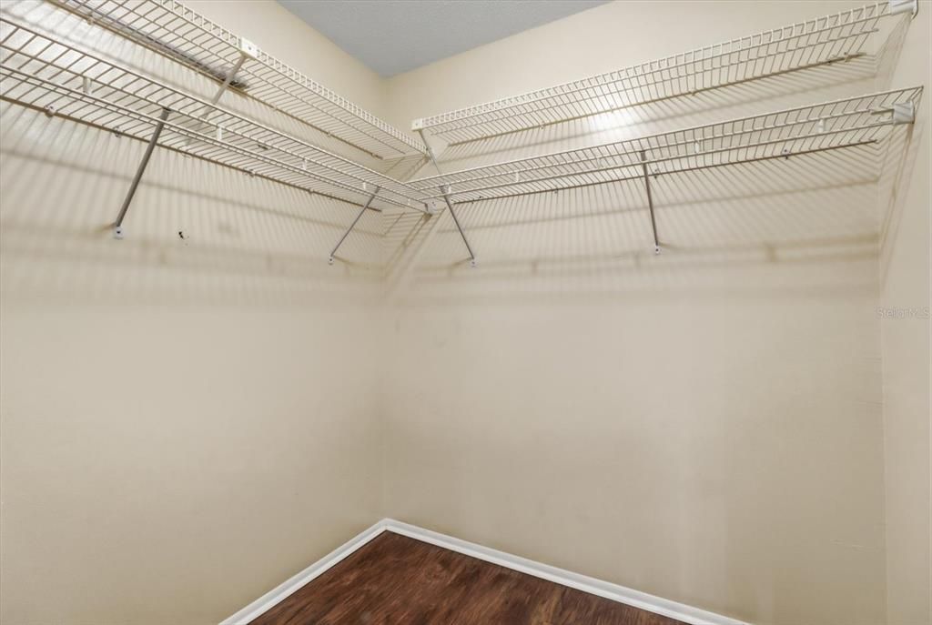 For Sale: $237,500 (3 beds, 2 baths, 1716 Square Feet)