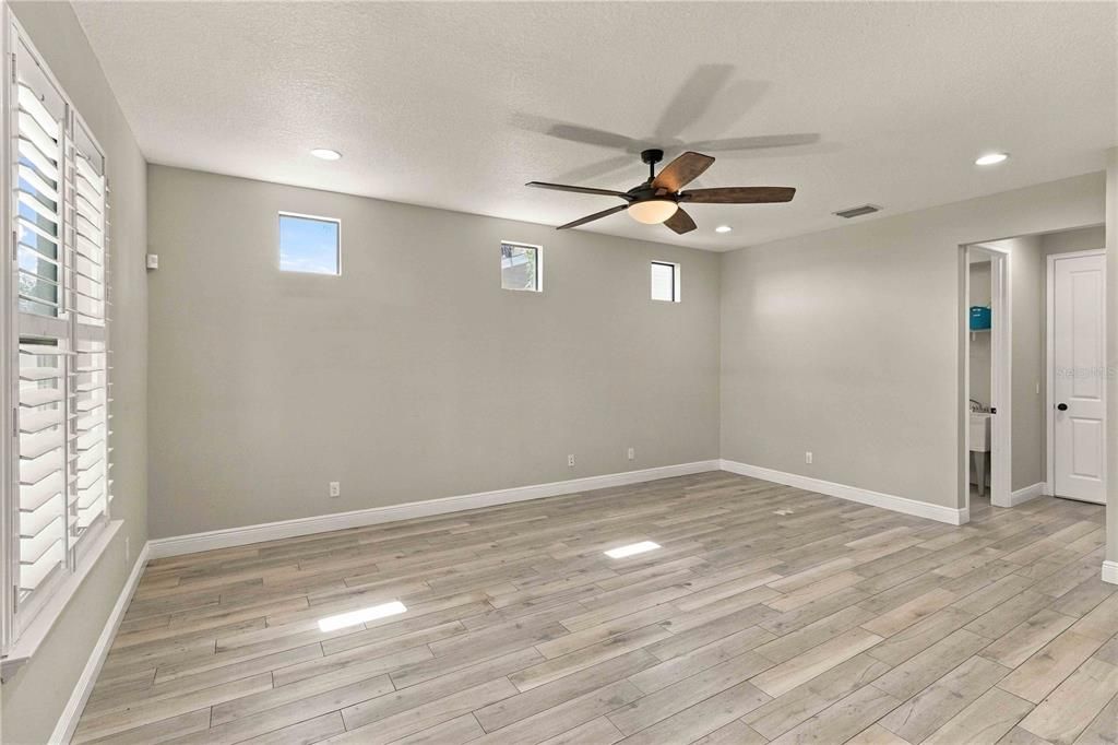 For Rent: $4,400 (4 beds, 2 baths, 2522 Square Feet)