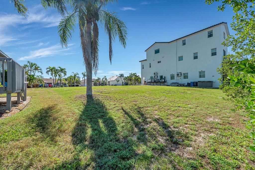 For Sale: $525,000 (0.23 acres)