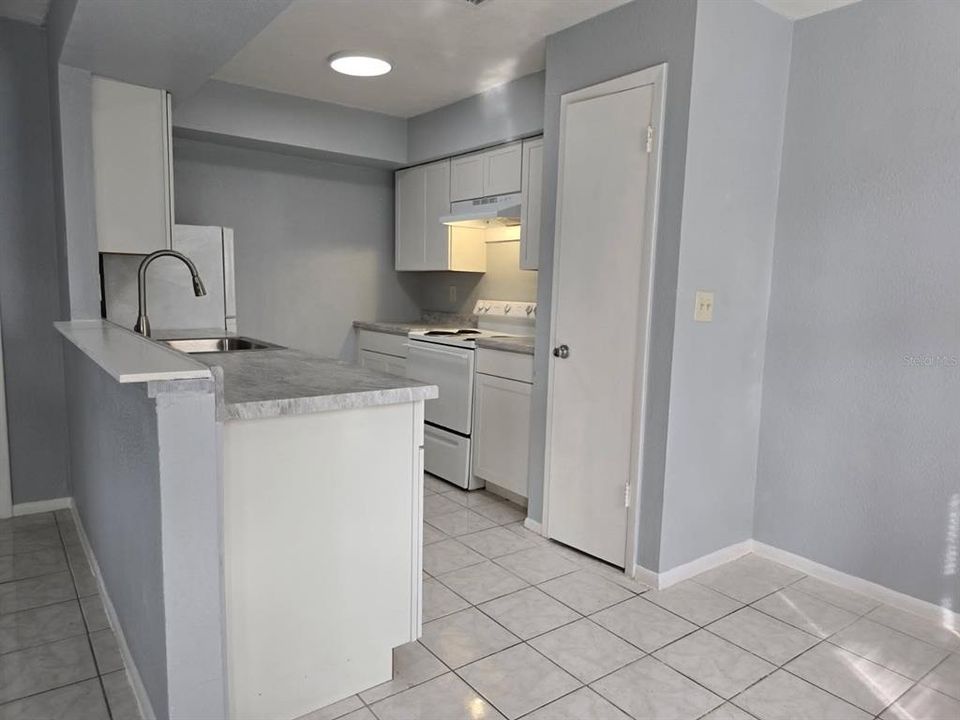 В аренду: $1,100 (1 спален, 1 ванн, 855 Квадратных фут)