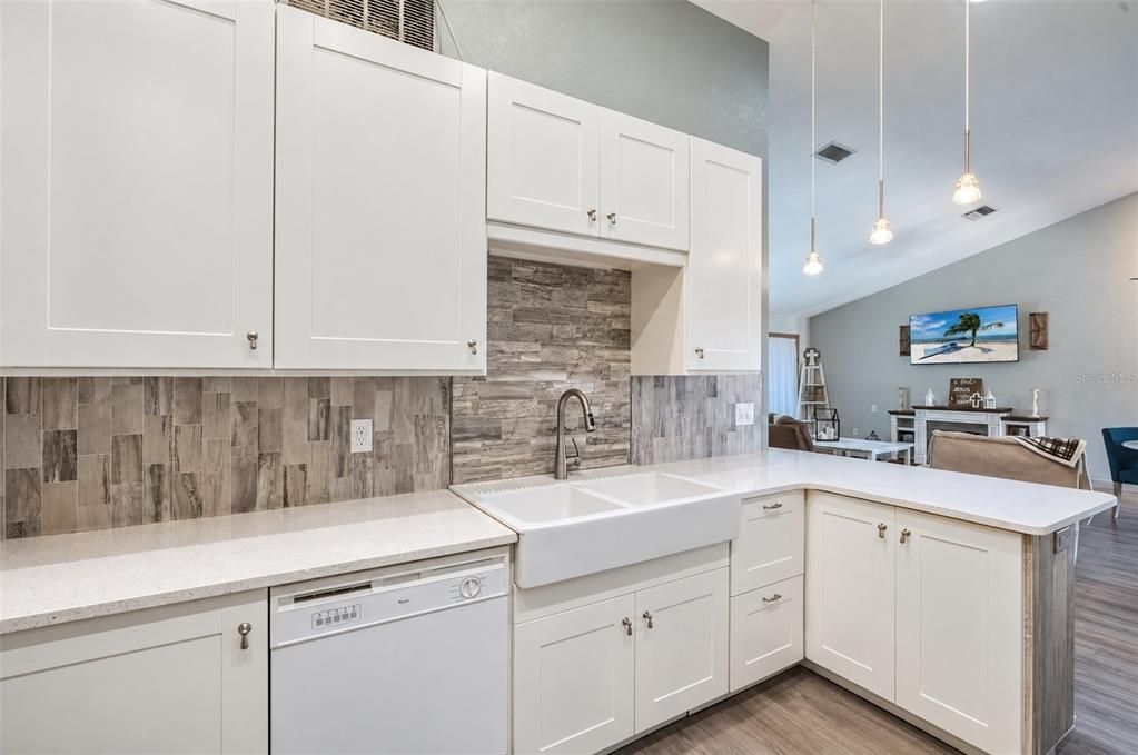 For Sale: $379,900 (3 beds, 3 baths, 2090 Square Feet)