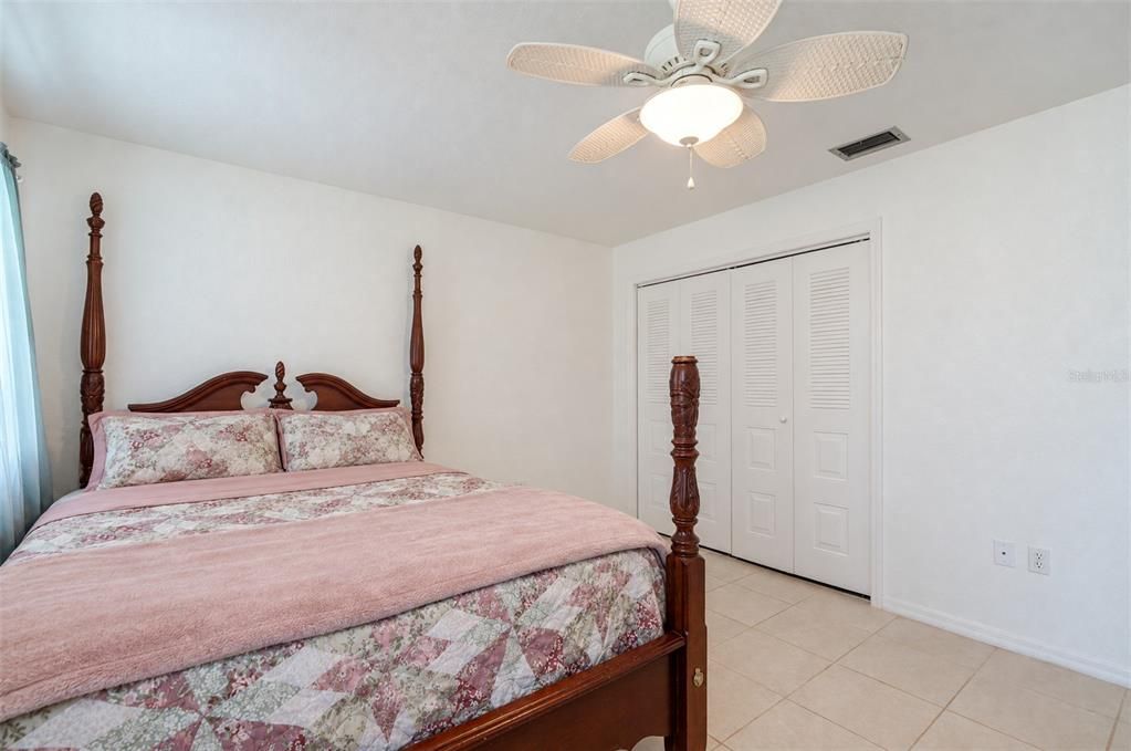 For Sale: $379,900 (3 beds, 3 baths, 2090 Square Feet)