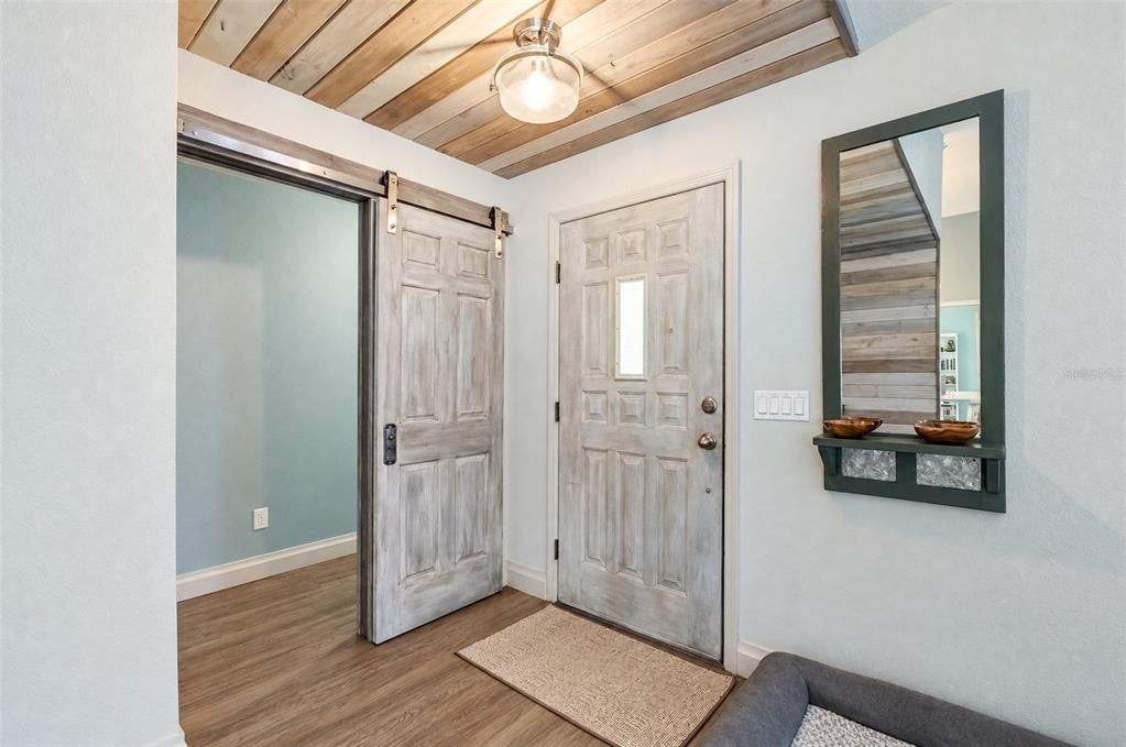 For Sale: $379,900 (3 beds, 3 baths, 2090 Square Feet)