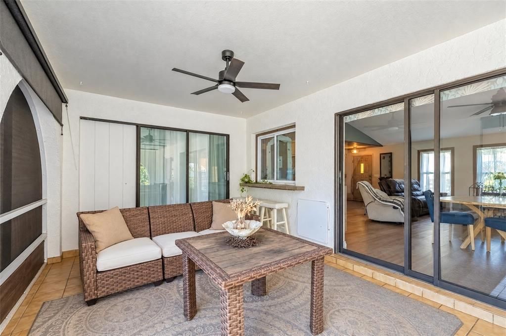 For Sale: $379,900 (3 beds, 3 baths, 2090 Square Feet)