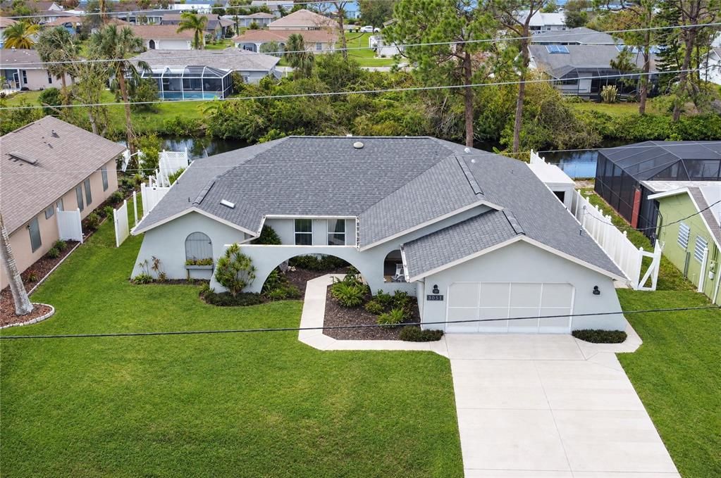 For Sale: $379,900 (3 beds, 3 baths, 2090 Square Feet)