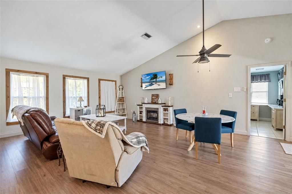 For Sale: $379,900 (3 beds, 3 baths, 2090 Square Feet)