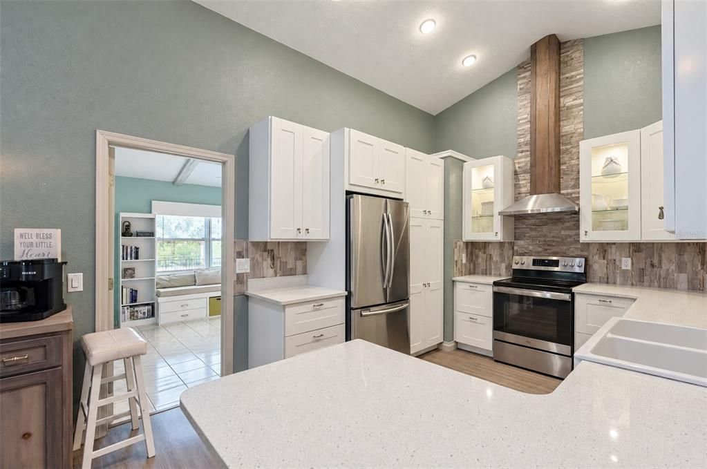 For Sale: $379,900 (3 beds, 3 baths, 2090 Square Feet)