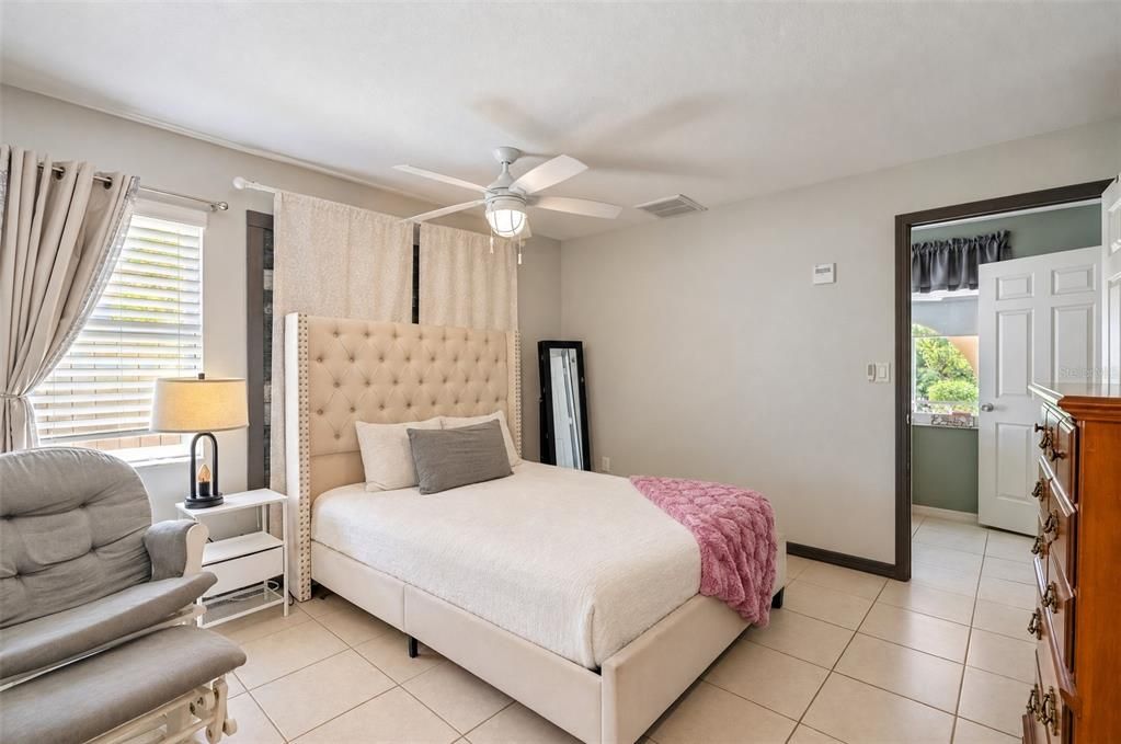For Sale: $379,900 (3 beds, 3 baths, 2090 Square Feet)