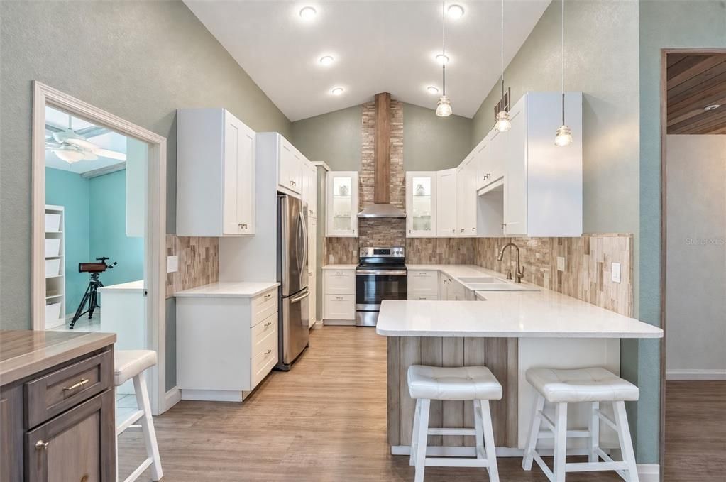 For Sale: $379,900 (3 beds, 3 baths, 2090 Square Feet)