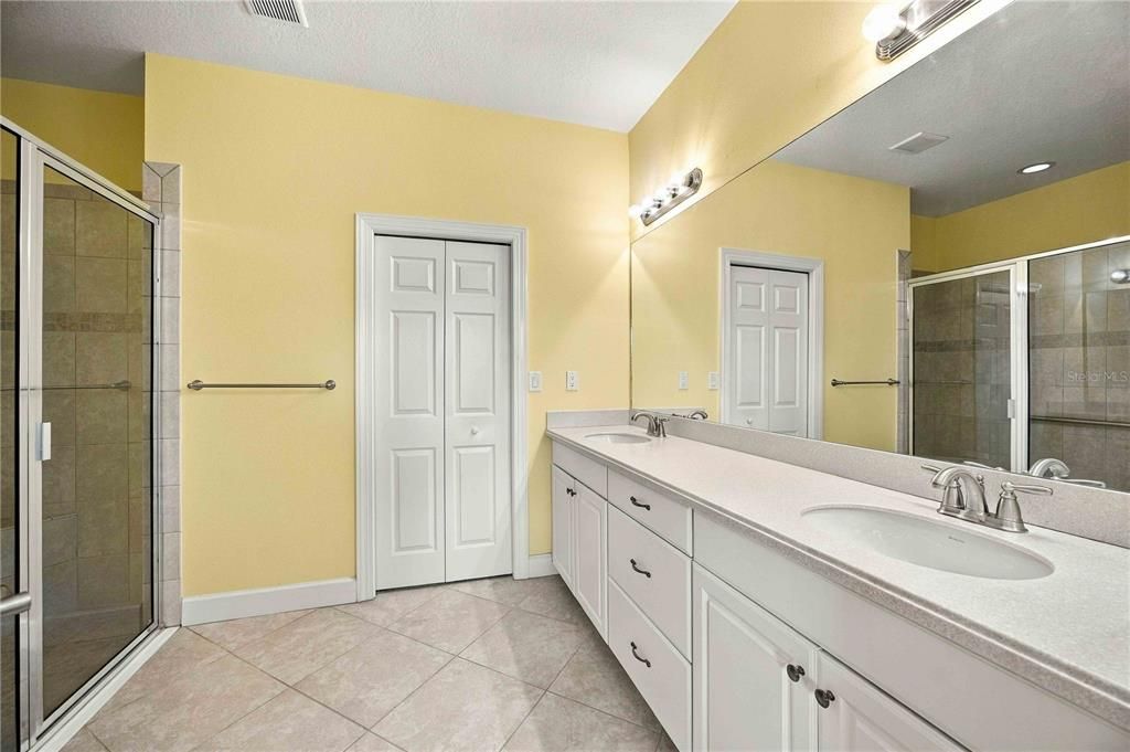 For Sale: $350,000 (2 beds, 2 baths, 1558 Square Feet)