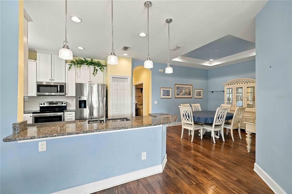 For Sale: $350,000 (2 beds, 2 baths, 1558 Square Feet)
