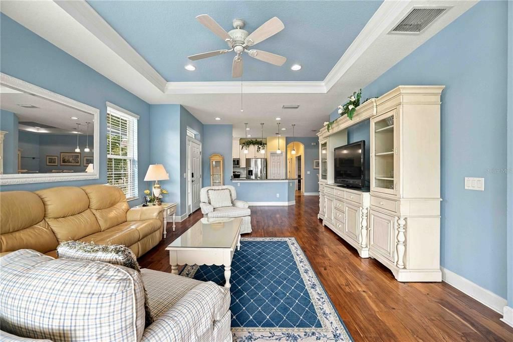 For Sale: $350,000 (2 beds, 2 baths, 1558 Square Feet)
