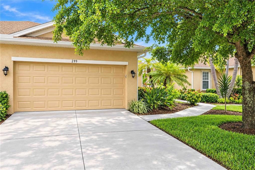 For Sale: $350,000 (2 beds, 2 baths, 1558 Square Feet)