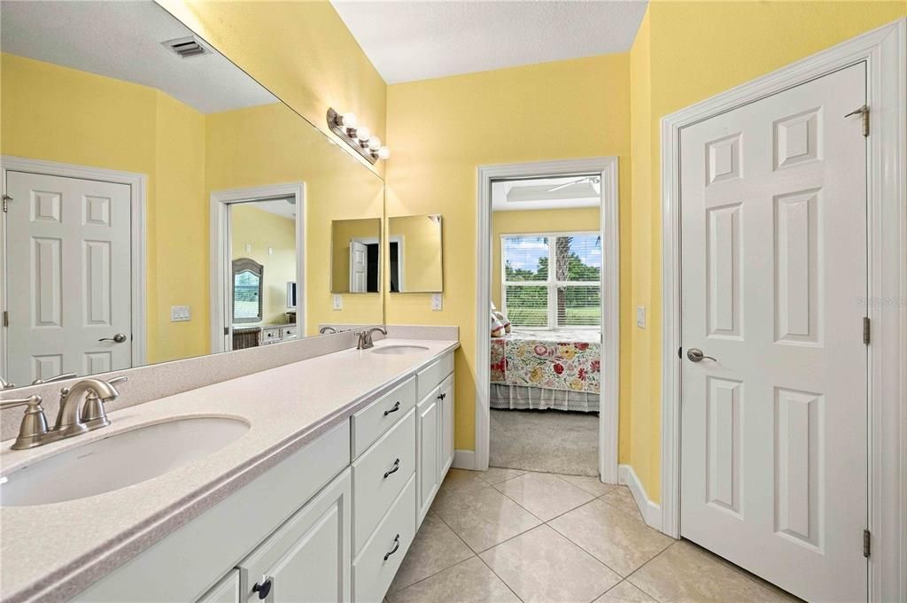 For Sale: $350,000 (2 beds, 2 baths, 1558 Square Feet)