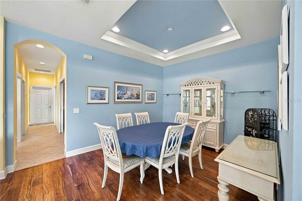 For Sale: $350,000 (2 beds, 2 baths, 1558 Square Feet)