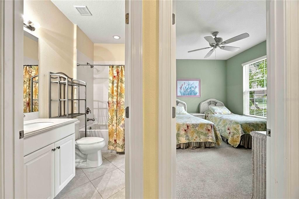 For Sale: $350,000 (2 beds, 2 baths, 1558 Square Feet)