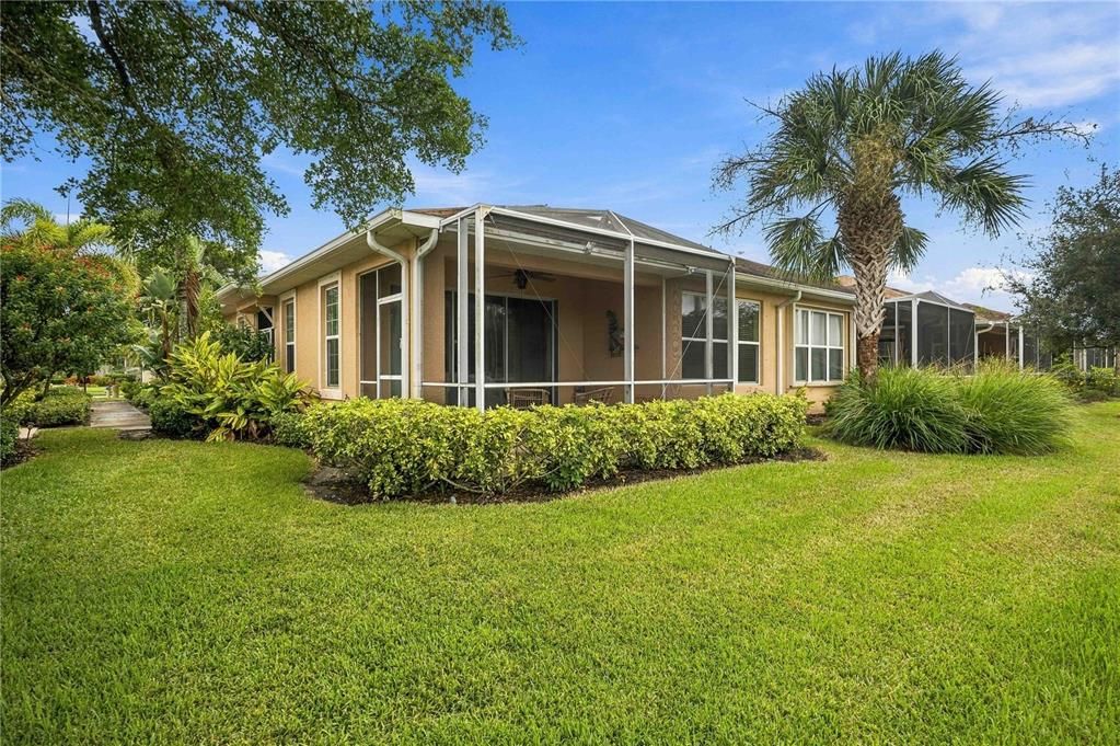 For Sale: $350,000 (2 beds, 2 baths, 1558 Square Feet)