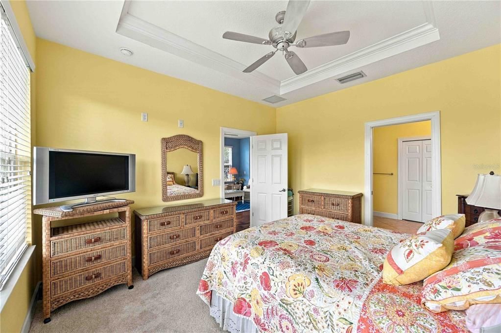 For Sale: $350,000 (2 beds, 2 baths, 1558 Square Feet)