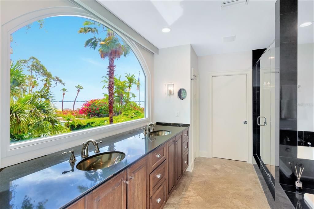 For Sale: $1,999,000 (3 beds, 3 baths, 3350 Square Feet)