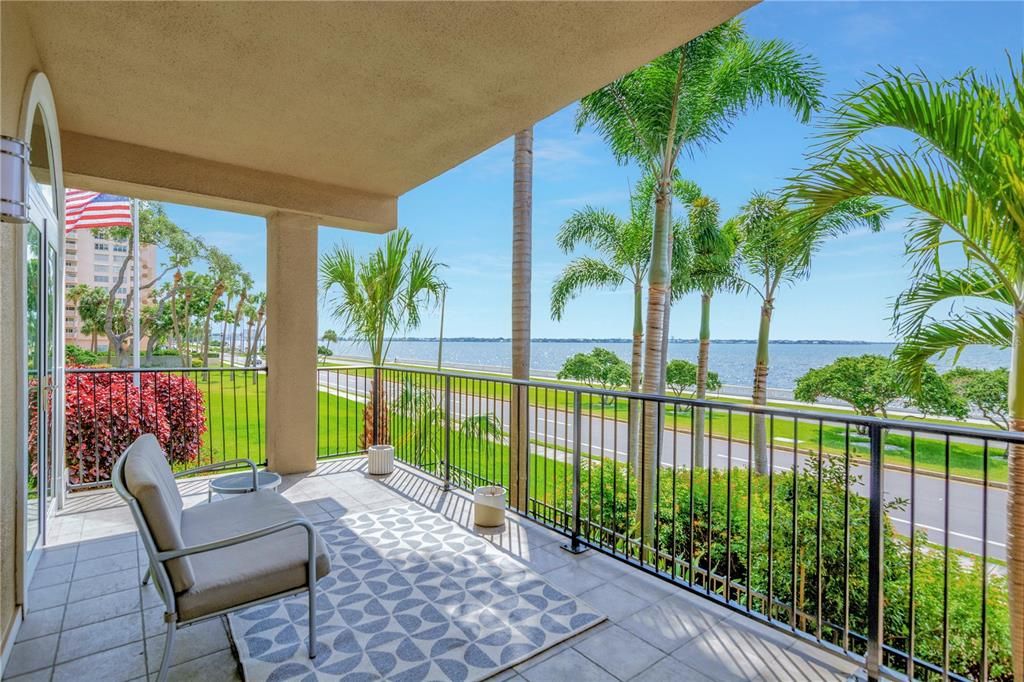 For Sale: $1,999,000 (3 beds, 3 baths, 3350 Square Feet)
