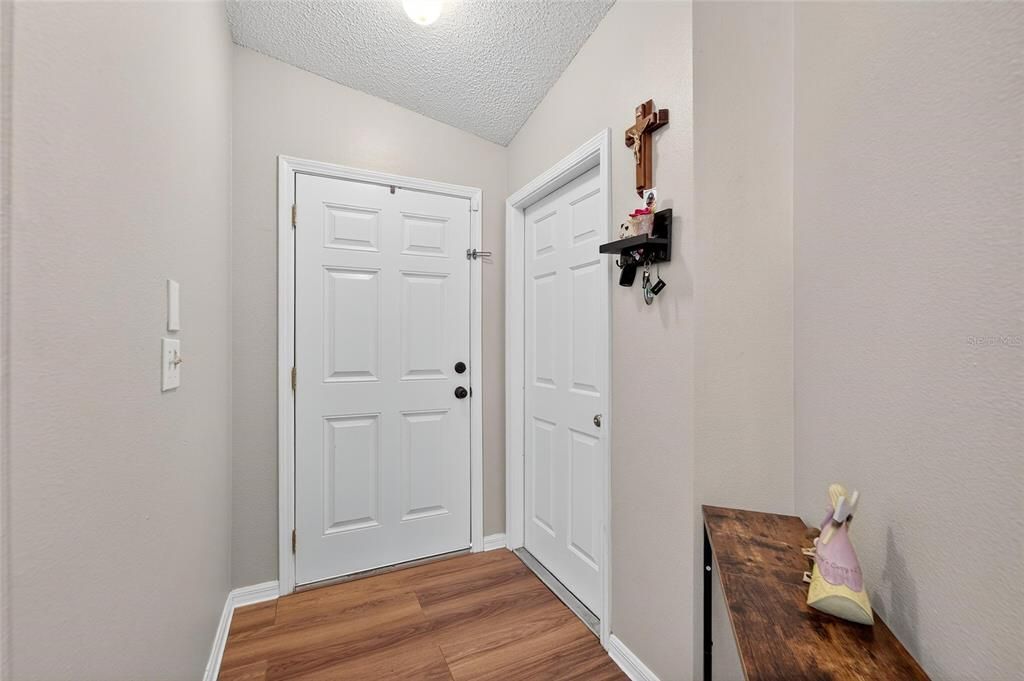 В аренду: $2,250 (3 спален, 2 ванн, 1275 Квадратных фут)