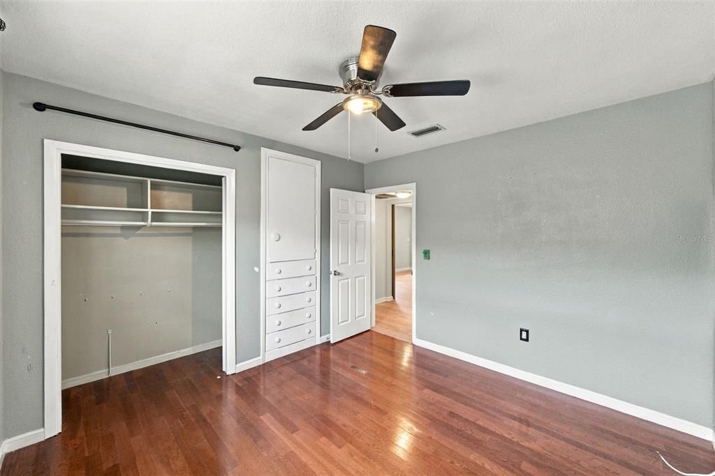 En Venta: $524,999 (4 camas, 3 baños, 1828 Pies cuadrados)