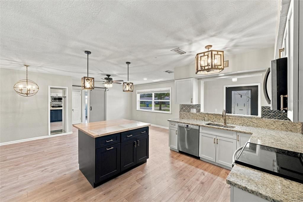 En Venta: $524,999 (4 camas, 3 baños, 1828 Pies cuadrados)
