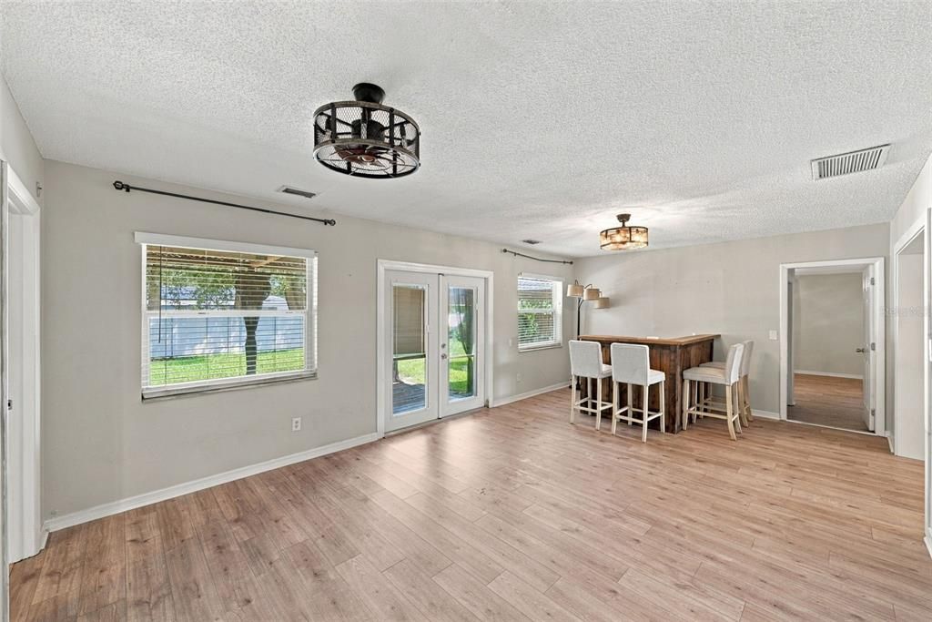 En Venta: $524,999 (4 camas, 3 baños, 1828 Pies cuadrados)