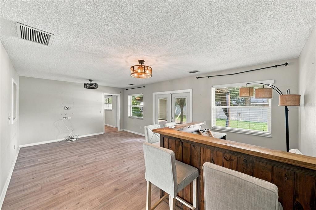 En Venta: $524,999 (4 camas, 3 baños, 1828 Pies cuadrados)