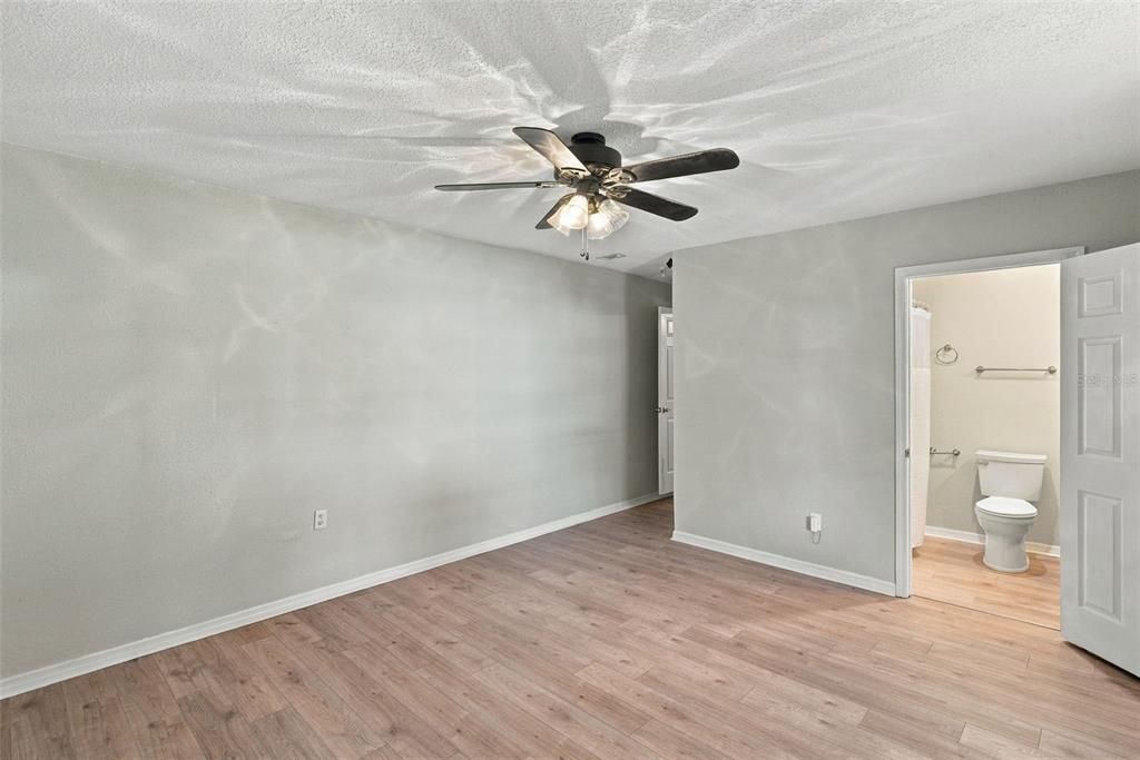 En Venta: $524,999 (4 camas, 3 baños, 1828 Pies cuadrados)
