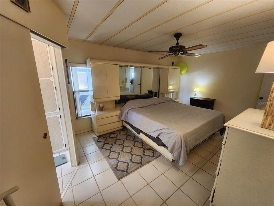 For Sale: $175,000 (2 beds, 2 baths, 1296 Square Feet)