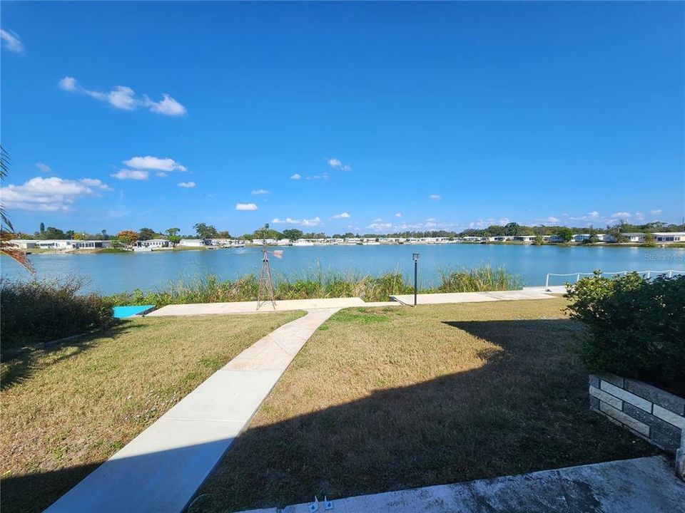 For Sale: $175,000 (2 beds, 2 baths, 1296 Square Feet)