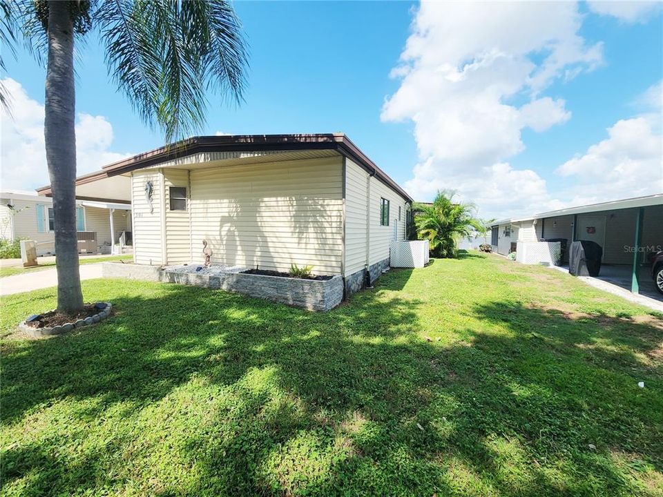 For Sale: $175,000 (2 beds, 2 baths, 1296 Square Feet)