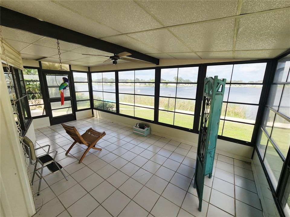 For Sale: $175,000 (2 beds, 2 baths, 1296 Square Feet)
