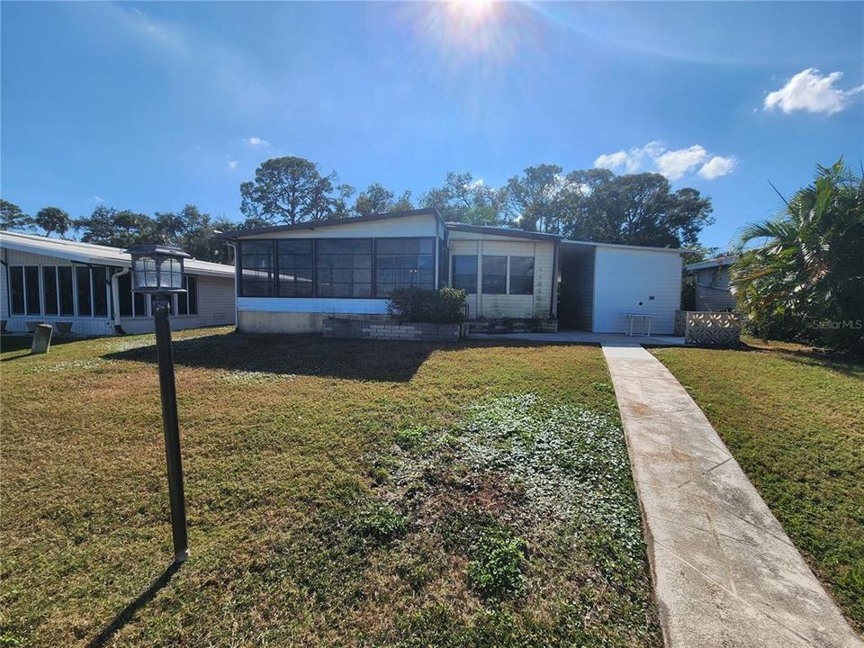 For Sale: $175,000 (2 beds, 2 baths, 1296 Square Feet)