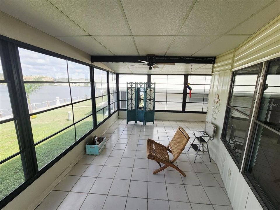 For Sale: $175,000 (2 beds, 2 baths, 1296 Square Feet)